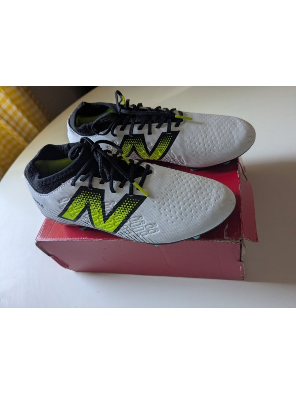 New Balance Tekela Magique FG V4+ Mens Size 6 Soccer Cleats / Women's Sz 7.5 EUC